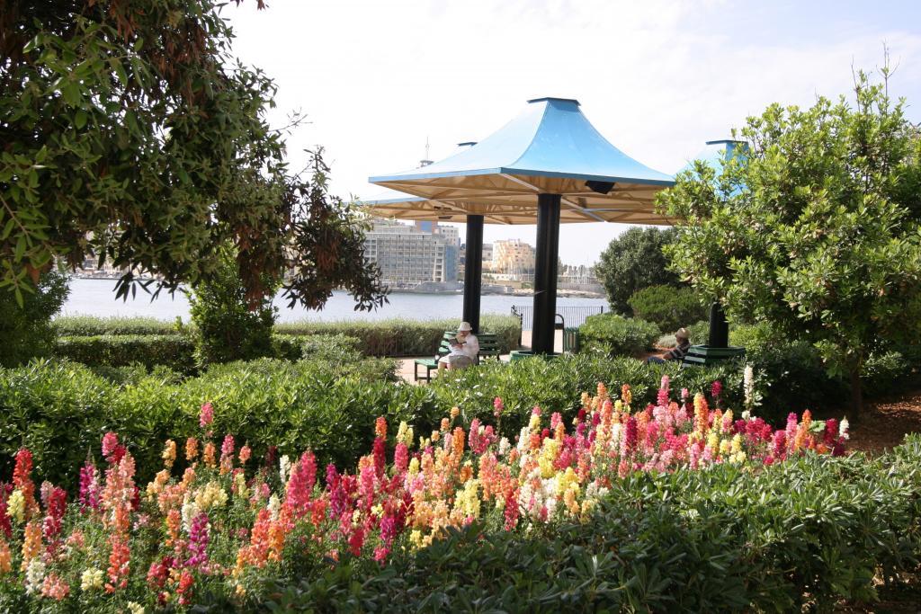 Sliema, Independence Gardens, free wifi zone,